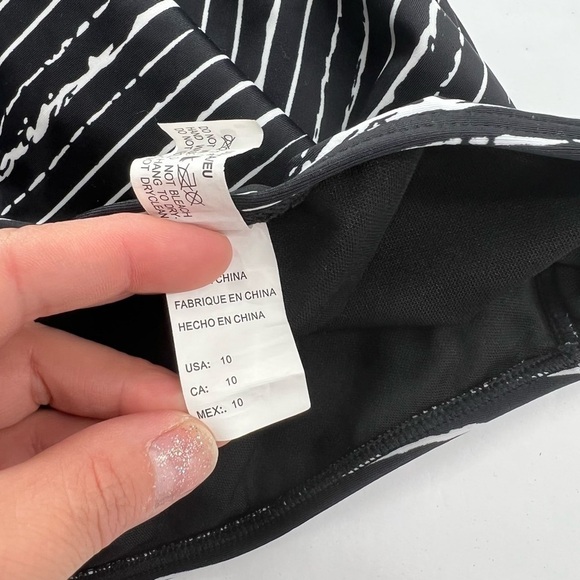 Cocoship Black/White Bikini (2 pieces) Size 10 - Picture 8 of 10